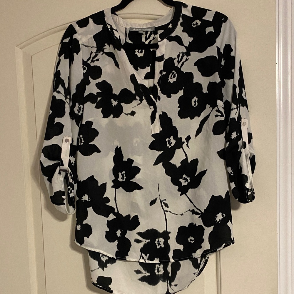 DANIELRAINN. Women’s blouse.